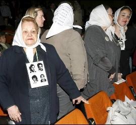 Acto convocado por UGT y CCOO en apoyo a Garzón en la Universidad  Complutense de Madrid.