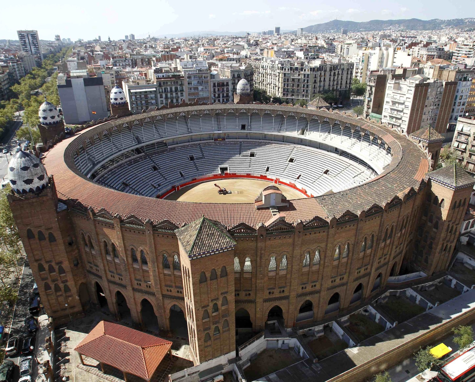 El Islam se apresta a reconquistar Barcelona convirtiendo la plaza de toros Monumental en