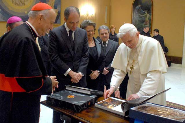 Camps, recibido por el Papa
