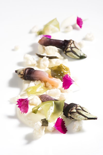 Mayo, con sus días de miel y flores, se llena de platos de cocina, postres y licores con estos ingredientes