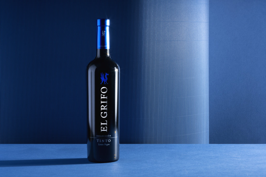 El Grifo Tinto Colecci&oacute;n, list&aacute;n negro brillando con luz propia