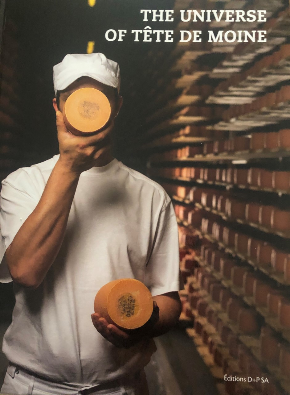 El sello T&ecirc;te de Moine AOP celebra 20 a&ntilde;os con el libro El universo del T&ecirc;te de Moine AOP