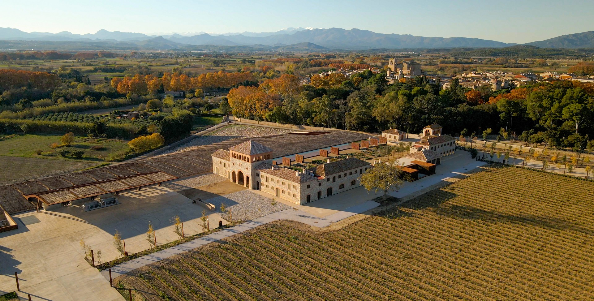 Perelada inaugura su nueva bodega, una apuesta por la excelencia vinícola en el Empordà