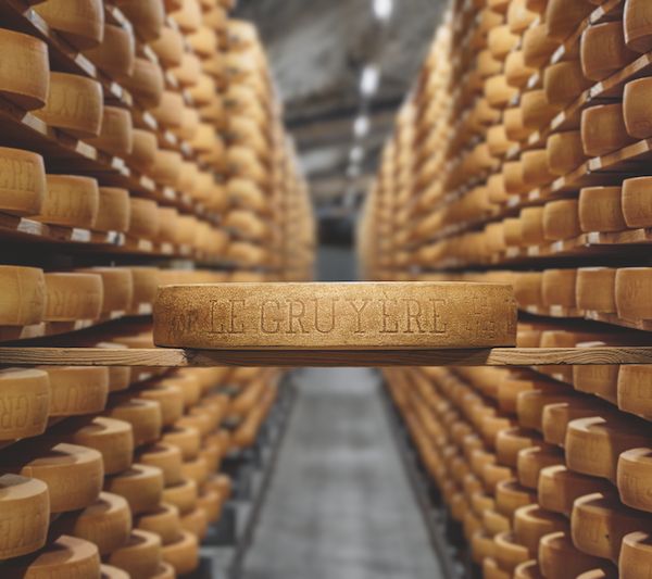 Le Gruy&egrave;re AOP, el exquisito queso elaborado con el oro blanco de Suiza
