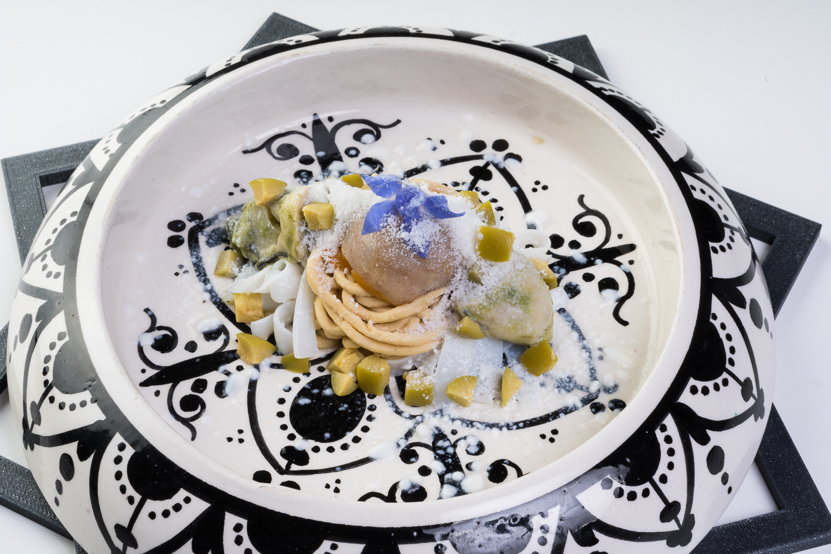 La herencia de la cocina andalusí se concentra en las Aceitunas de Autor de Paco Morales