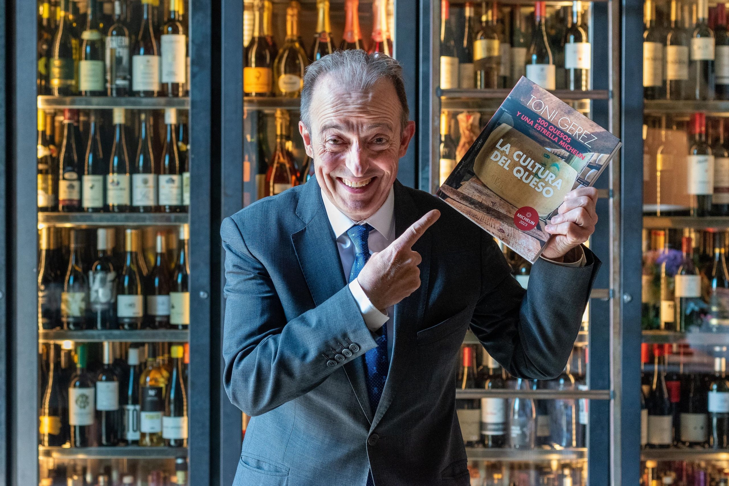Toni Gerez presenta su obra "La cultura del queso", un manual imprescindible para los amantes del queso