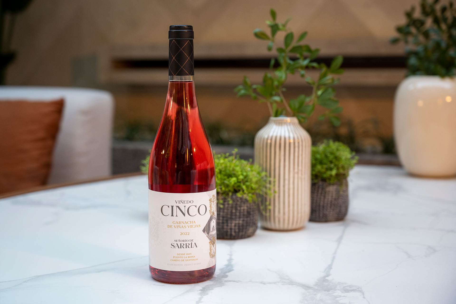 Se&ntilde;or&iacute;o de Sarr&iacute;a Vi&ntilde;edo Cinco 2022 triunfa con Doble Medalla de Oro en &ldquo;Grenaches du Monde&rdquo;