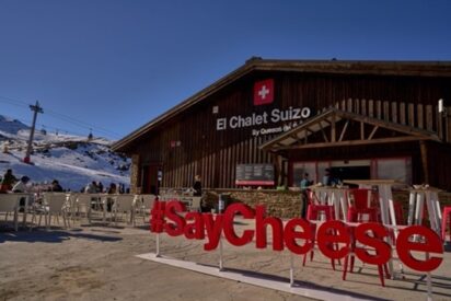 Por el D&iacute;a Mundial del Queso, se presenta la fondue m&aacute;s alta del mundo