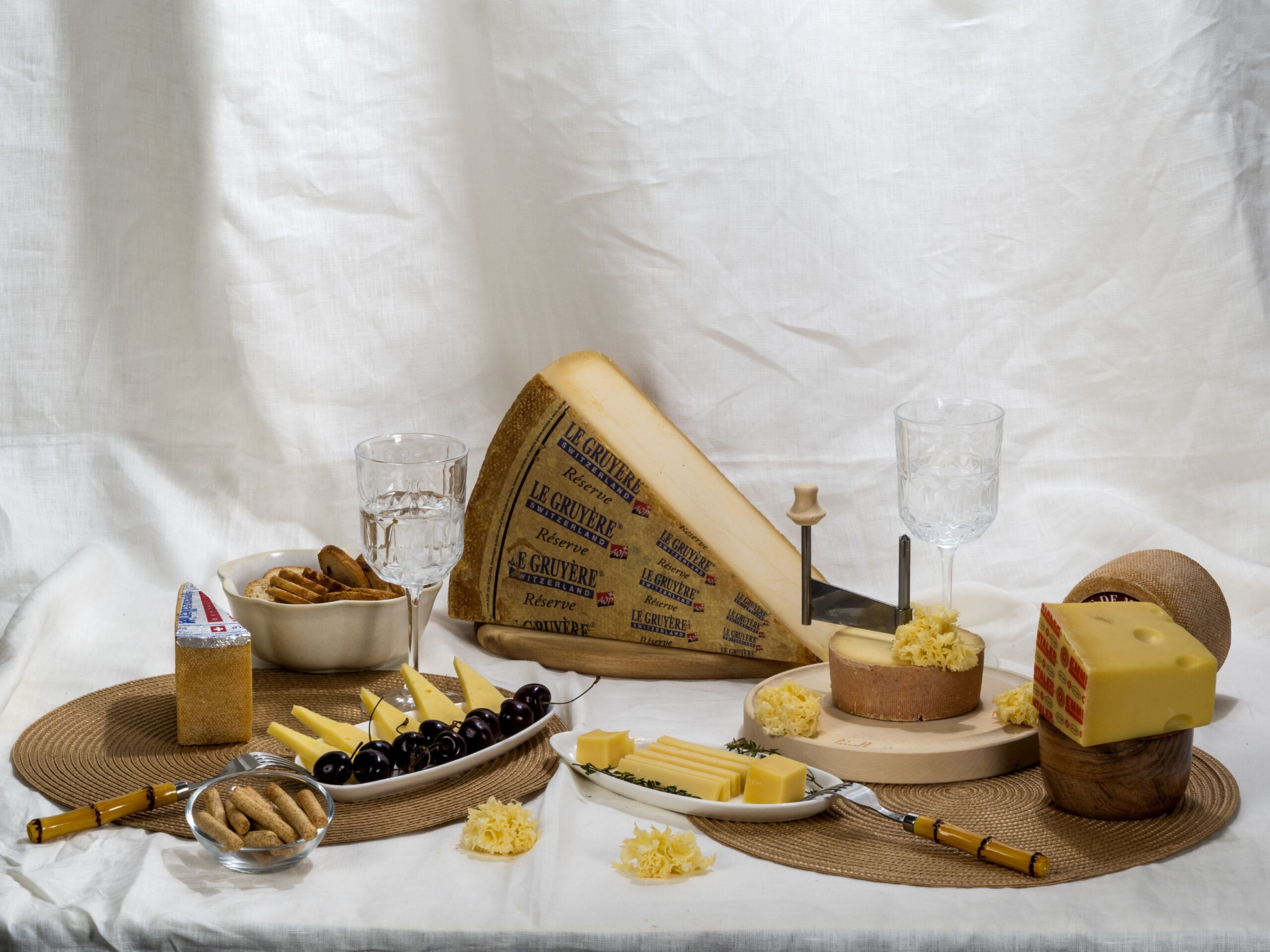 La tabla de quesos perfecta: cuatro quesos de Suiza para el aperitivo