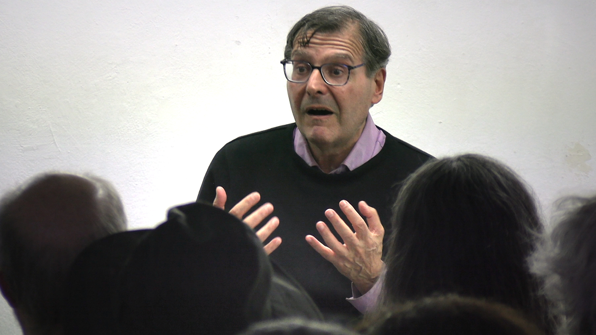 Un poemario a modo de crónica emocional de unos años de vida compostelana: Compostela por detrás