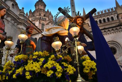 Ver a los charrapuchetes: el plan para los que aman la Semana Santa tradicional que nadie te hab&iacute;a contado