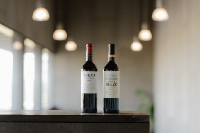 Buezo presenta su nueva gama de &ldquo;vinos del tiempo&rdquo;: Buezo 2009 y Dominio de Buezo 2009