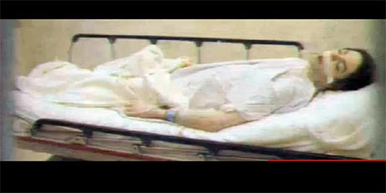 La última y extraña foto de Michael Jackson, muerto sobre la camilla ...