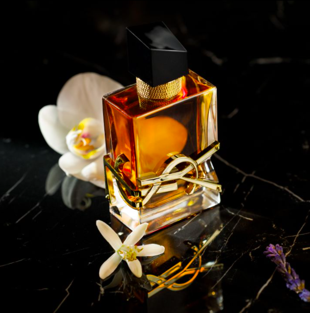 Libre La nueva fragancia de YSL Eau de Parfum Intense Por Todo lo Alto