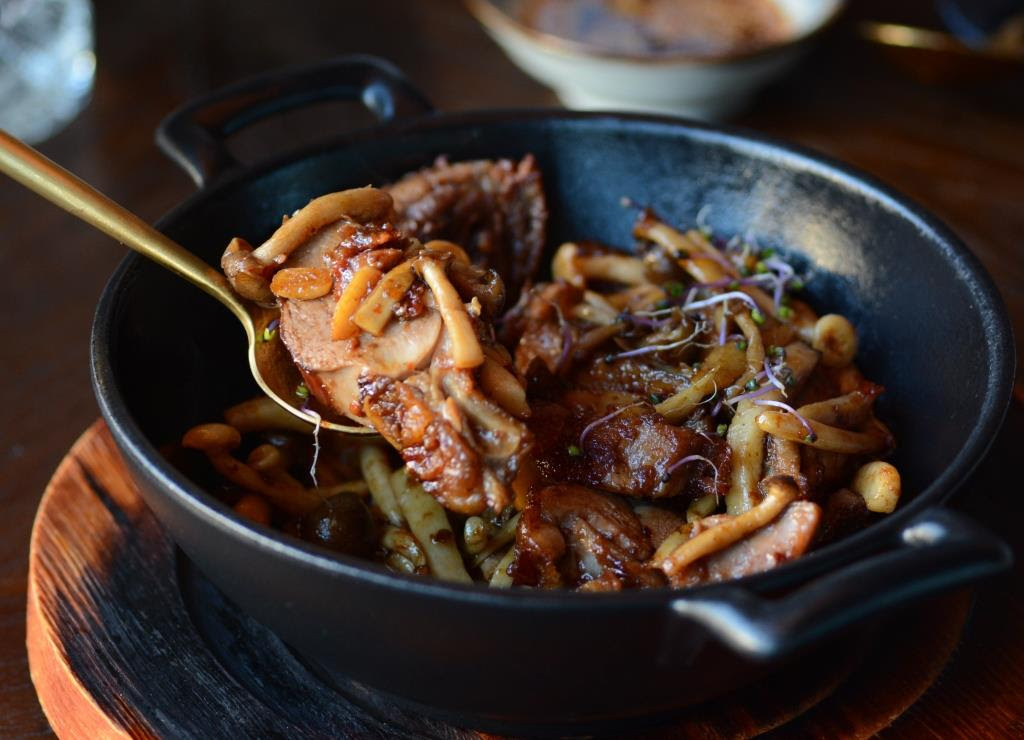 Kokochin ternera y setas