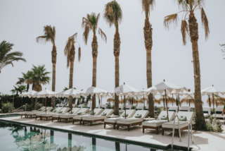 Barbillon Marbella: Un oasis de sabor y relax en la Costa del Sol