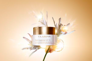 Clarins Nutri-Lumière SPF 15