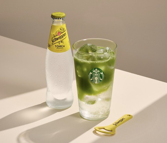 Schweppes y Starbucks matcha
