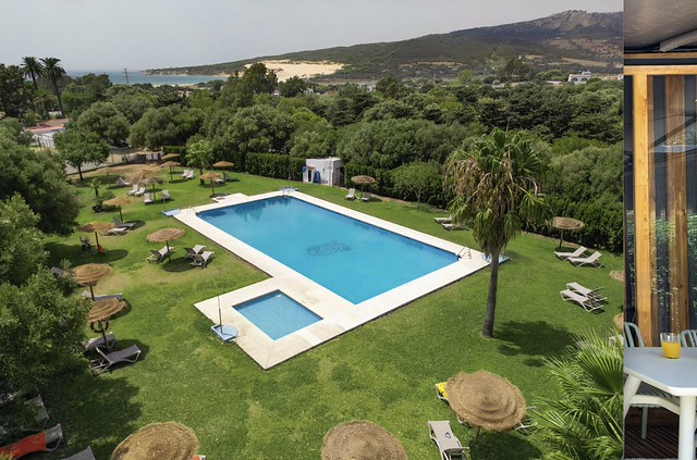 TAIGA Tarifa Valdevaqueros piscina vista