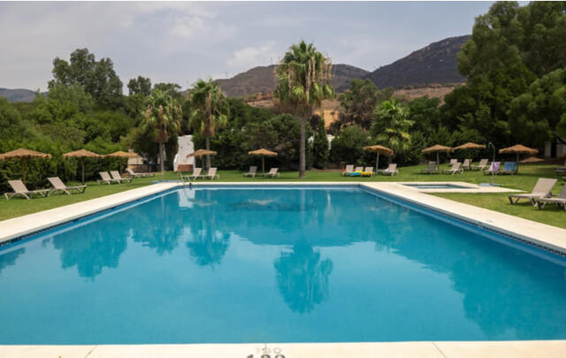 TAIGA Tarifa Valdevaqueros piscina