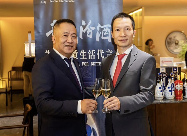 Zhen Guo Xu Jianyong y Luis Chen