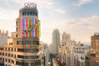 SCHWEPPES neon colosal