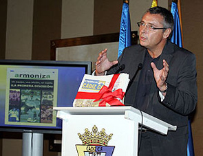 El C&aacute;diz se convierte en el primer equipo de f&uacute;tbol con un peri&oacute;dico gratuito