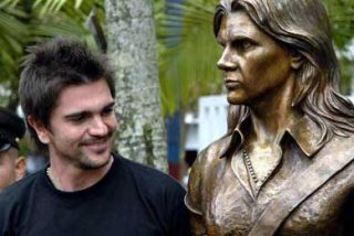Juanes, declarado "pr&iacute;ncipe" del pueblo en el que pas&oacute; su infancia