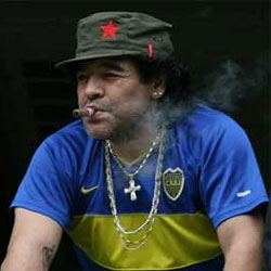 Maradona sigue sedado para superar la abstinencia