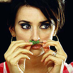 A Pen&eacute;lope Cruz le dan lo suyo en Padre de Familia