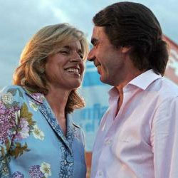 Aznar y Botella se declaran su amor en un mitin en Madrid