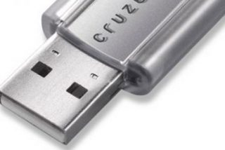 Una memoria Flash que realiza copias de seguridad autom&aacute;ticas