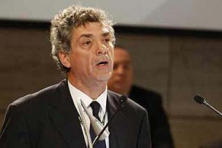 Prisa vuelve a cargar contra Villar