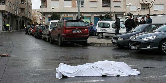 La Polic&iacute;a abate a tiros un atracador en un tiroteo con rehenes en un banco de Petrer