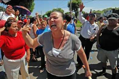 Nicaragüenses esperan los resultados de los comicios con denuncias de manipulación