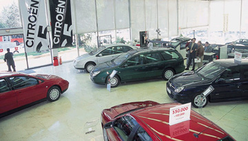 Las ventas de coches en un nuevo record de ca&iacute;da