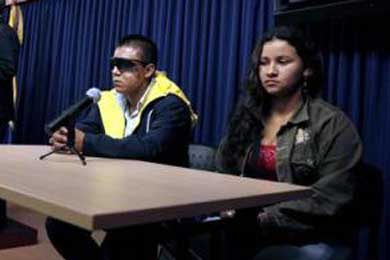 Guerrillero que huy&oacute; con un reh&eacute;n viaja a Francia con novia y recompensa