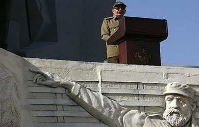 La dinast&iacute;a Castro se perpet&uacute;a en el Caribe