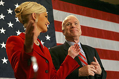 McCain saca dos puntos de ventaja a Obama