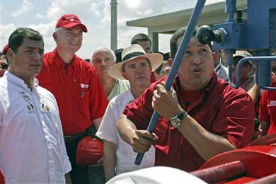 Correa, Uribe y Ch&aacute;vez se ven hoy en Cumbre del Grupo de R&iacute;o