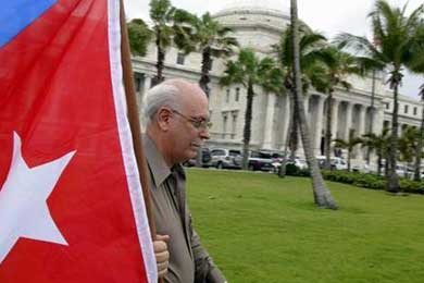 Exiliados cubanos piden que se celebre un plebiscito para decidir el futuro Cuba