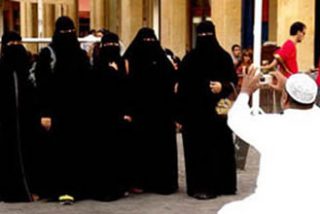 El New York Times se al&iacute;a con los islamistas para ir contra la mujer