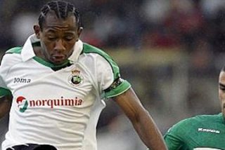 El Racing roza la 'Champions' a costa del Betis