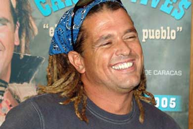 Carlos Vives revela que se cas&oacute; en secreto el 97