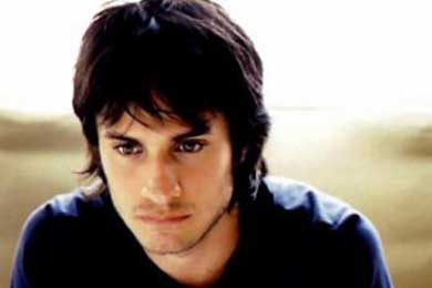 Gael Garc&iacute;a niega que vaya a ser padre