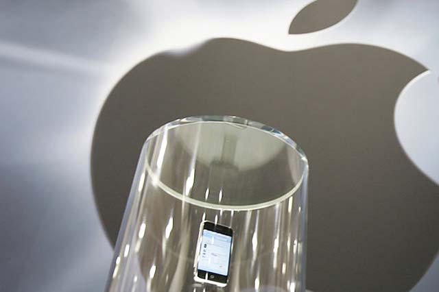 Apple mira al sol para recargar su iPhone