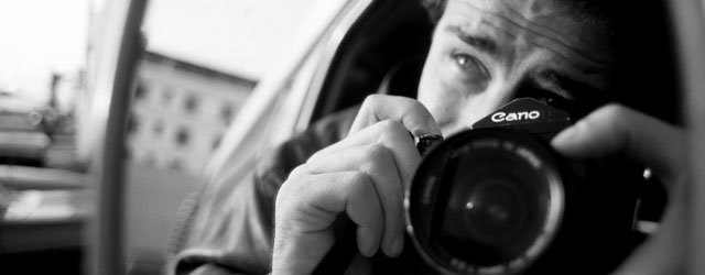 Enrique Cano: &ldquo;Aprendimos a vivir entre La Movida, La Transici&oacute;n&hellip;, y los muertos de ETA&rdquo;.