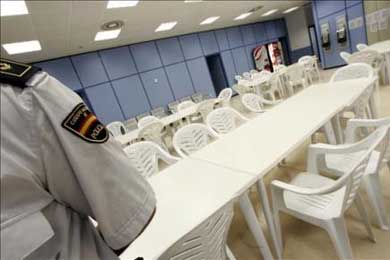 Nueva sala de no admitidos de Barajas cuenta con 78 camas y 10 cunas