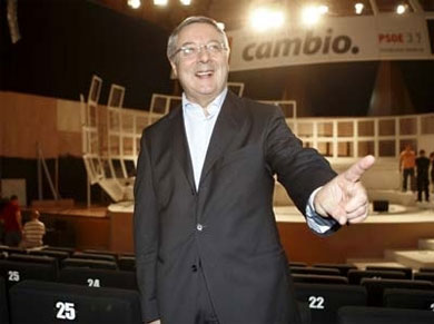 Blanco: "Aunque el PP visita al centro, siempre dejan abierto el camino de regreso al monte"