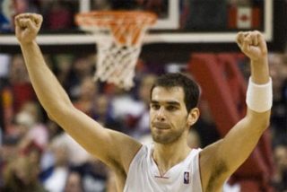 Calder&oacute;n seguir&aacute; en los Raptors